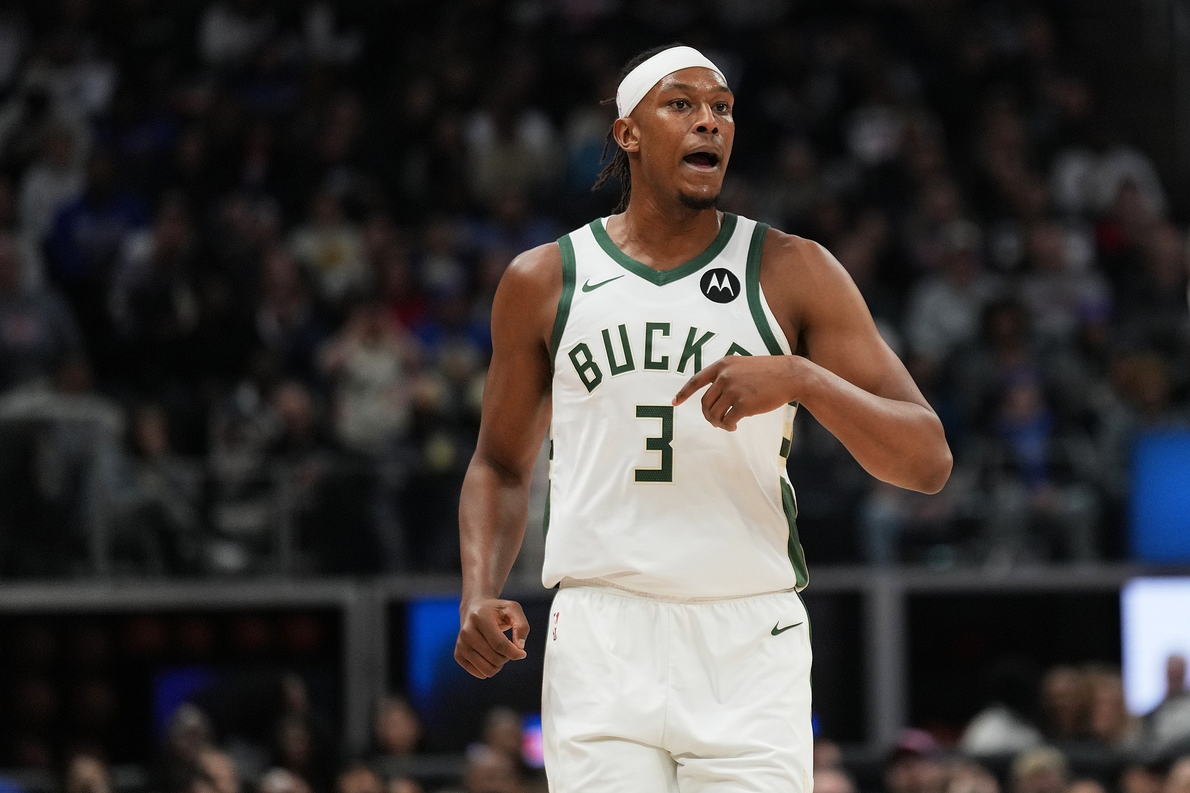 Baccara Gaming-表现不俗！特纳半场9投5中&amp;罚球2中2 得到12分6板4帽